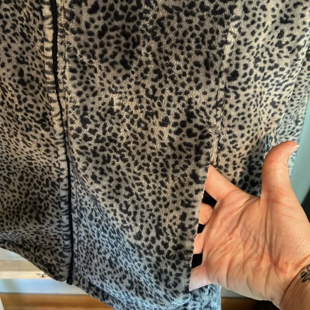Land’s End Gray and Black Animal Print Zip Up Jacket Size M